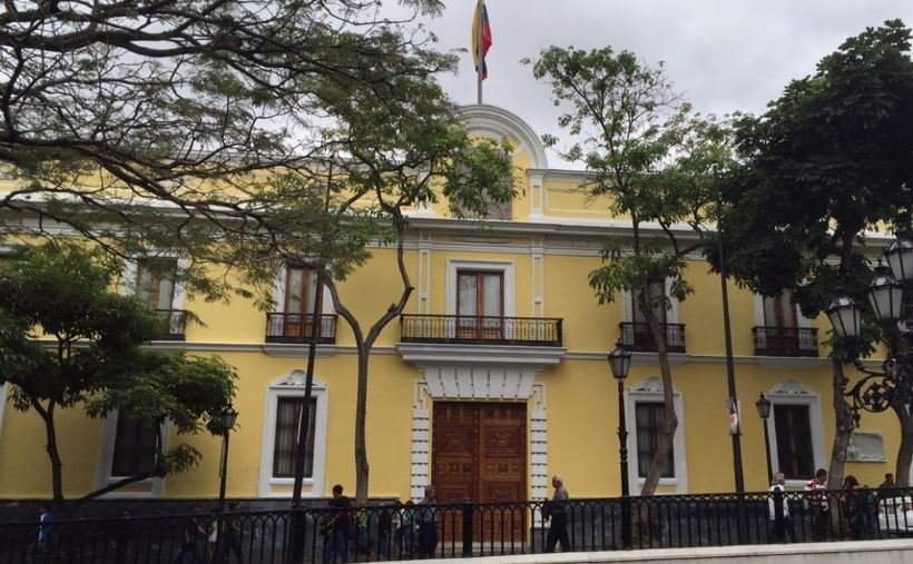 Venezuela denuncia operación ilegal del buque 