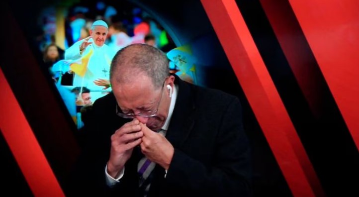 Corresponsal de CNN José Levy rompe a llorar en vivo al anunciar muerte del papa Francisco