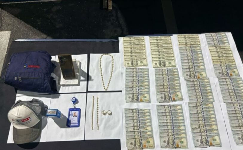 Falso fiscal extorsionaba a comerciantes de Valencia