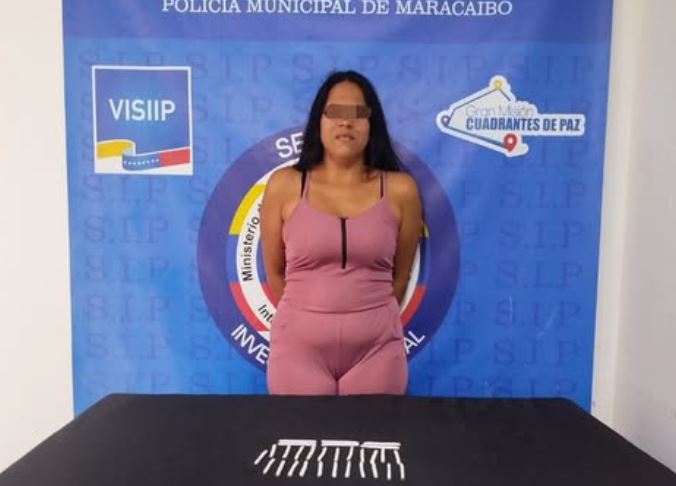Detienen a mujer por llevar 29 envoltorios de marihuana entre sus senos en Maracaibo