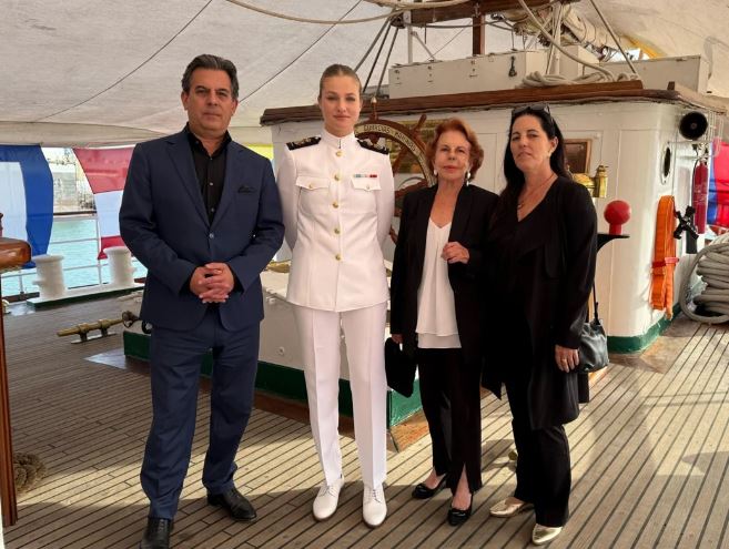 La princesa Leonor de Borbón se reunió con la viuda e hijos del escritor Mario Vargas Llosa