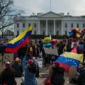 ICE daría a inmigrantes sujetos a la Ley de Enemigos Extranjeros 12 horas para que digan si planean impugnar la deportación