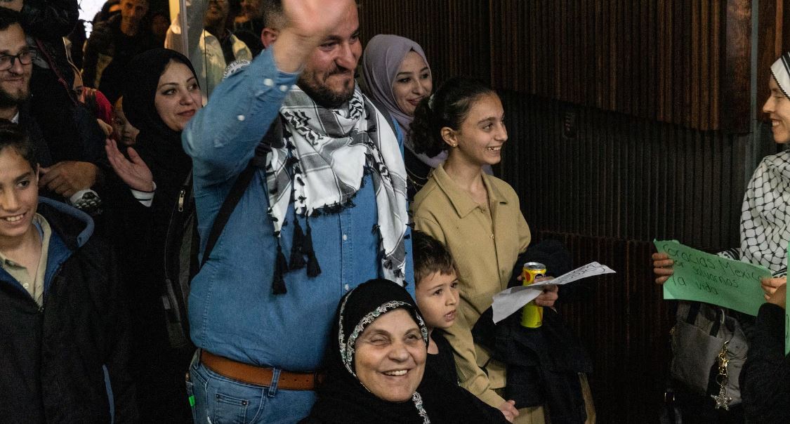 Llegó a México la primera familia palestina refugiada desde la Franja de Gaza: El asilo se logró tras intensas gestiones diplimáticas