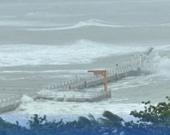 Doce mil evacuados en China tras llegada del tifón Wutip