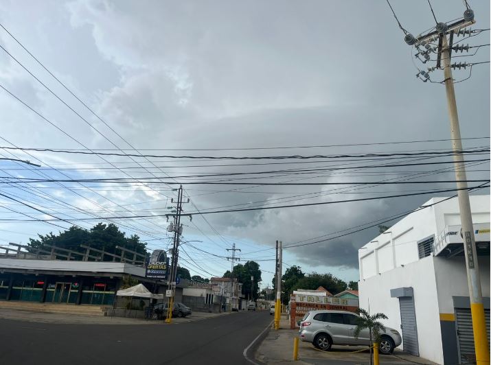 Truenos anuncian que va a caer un palo de agua en Maracaibo