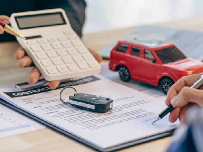 : Lo que todo conductor en Dallas debe saber sobre los seguros en 2025