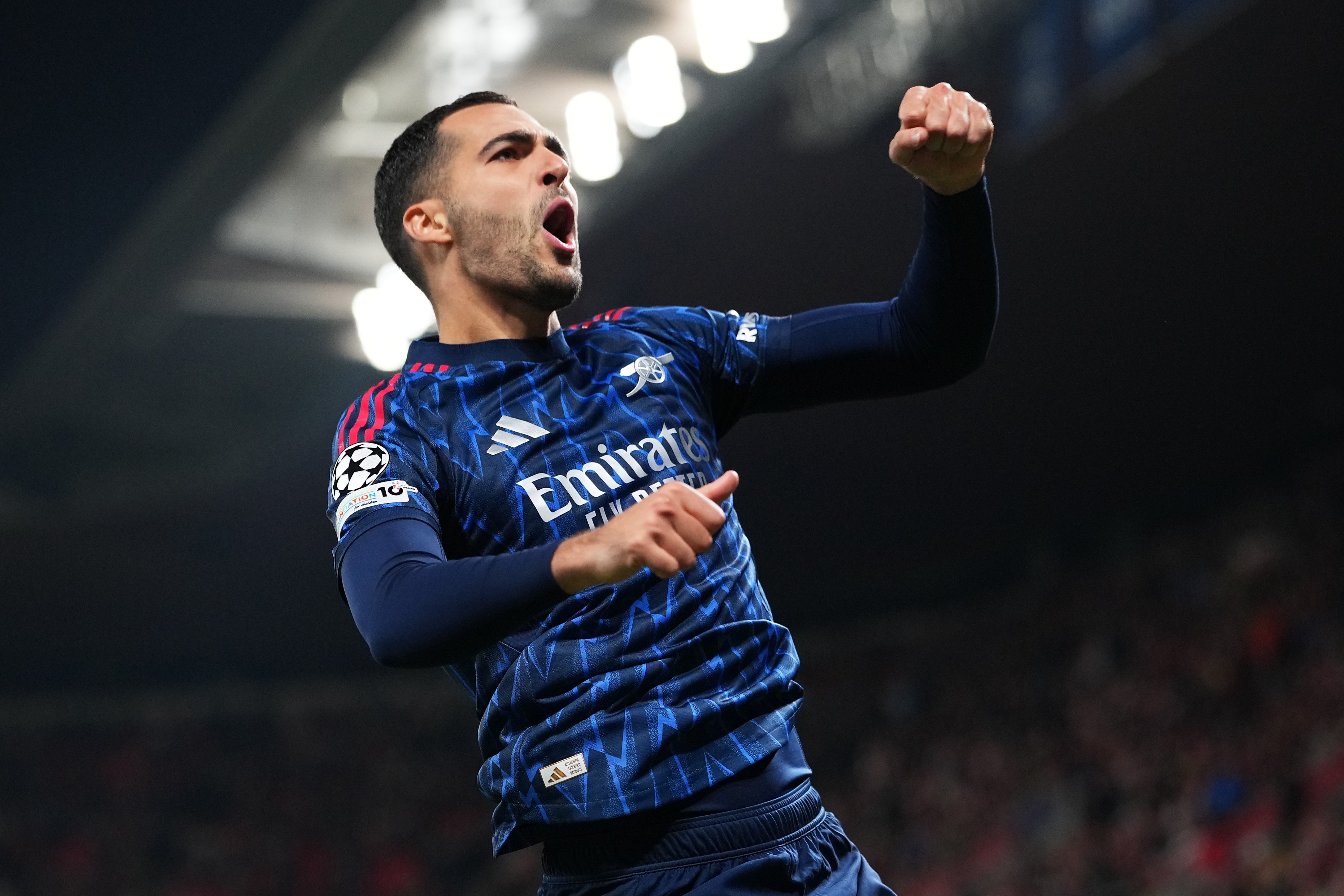 Arsenal goleó a Slavia Praga en la Champions League con doblete de Merino