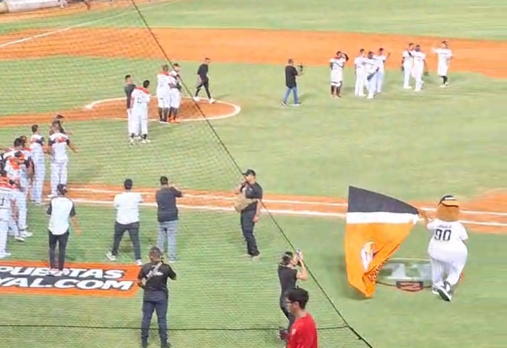 Águilas le da nueve arepas a Tigres en el Día de Luis Aparicio