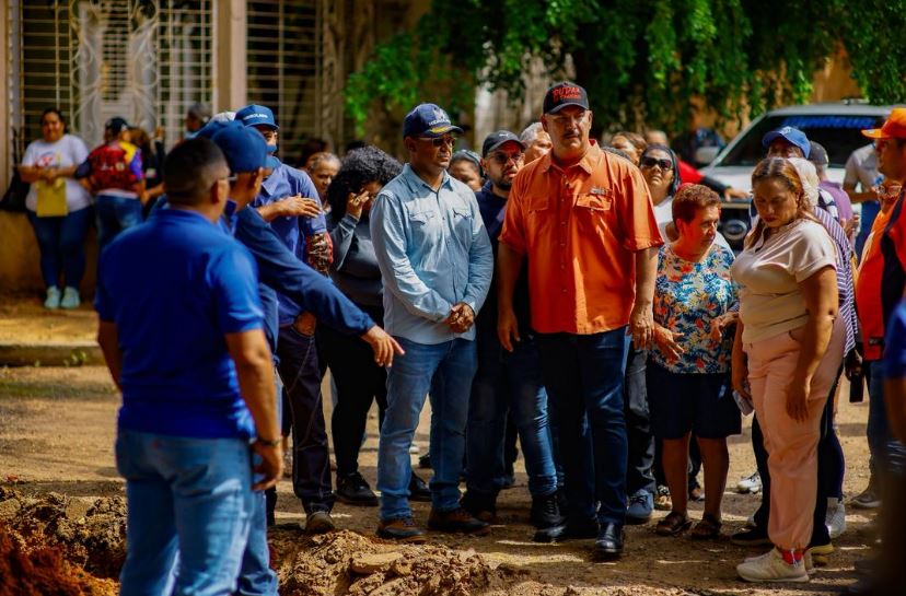 Gobernador Caldera supervisa trabajos de sustitución de colector en comunidad Club Hípico 1