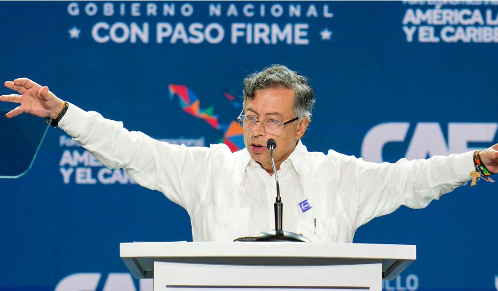 "Ninguna generación de jóvenes de la región olvidará que EEUU bombardeó la patria del Libertador, Simón Bolívar": Gustavo Petro