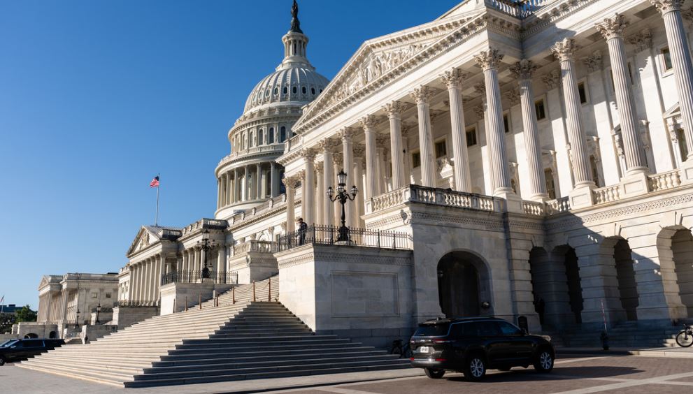 El Senado aprueba impedir que Trump tome más acciones militares contra Venezuela sin la aprobación del Congreso