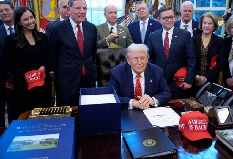 Trump anunció que 50 millones de barriles de petróleo de Venezuela se dirigen a Houston