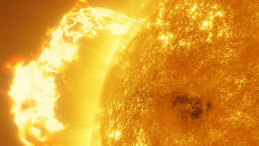 El Sol emitió una potente llamarada de clase X1.4: causó fallas en las comunicaciones de radio, en vísperas de histórica misión a la Luna