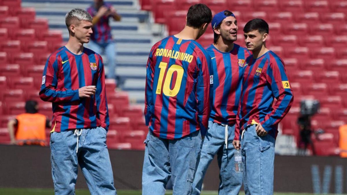 Barcelona rindió homenaje a Ronaldinho previo al duelo ante Rayo Vallecano