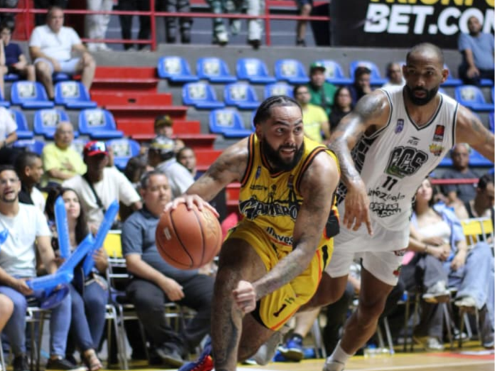 Gaiteros del Zulia somete a Cocodrilos de Caracas en el Belisario Aponte y extiende su invicto