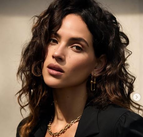 Adria, la hija de Ricardo Arjona interpretará a la reina Máxima en la secuela de 'Superman'