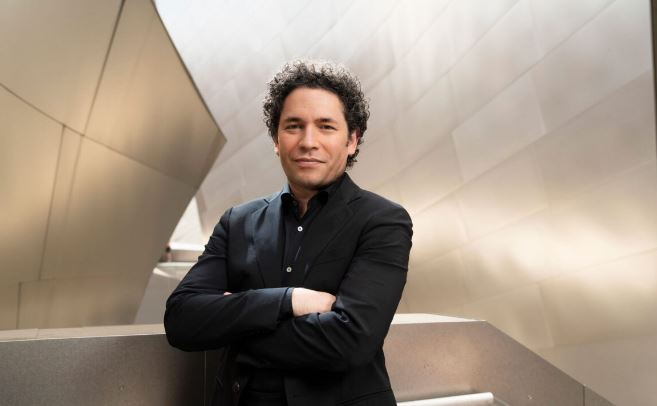 Gustavo Dudamel dirigirá a la Filarmónica de Nueva York en Nápoles