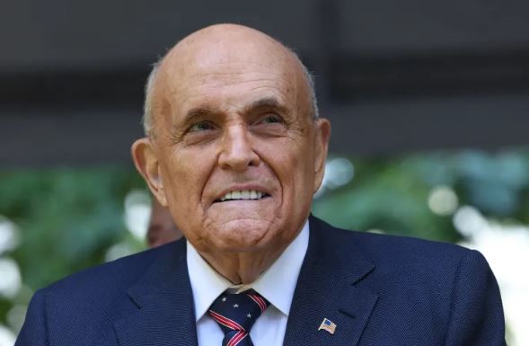 Exalcalde de Nueva York Rudy Giuliani en estado crítico