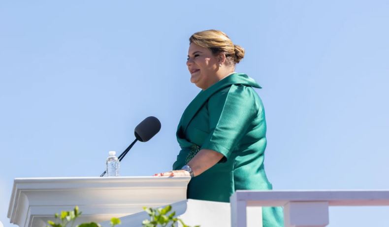 Gobernadora de Puerto Rico prometió aliviar escasez de luz y agua