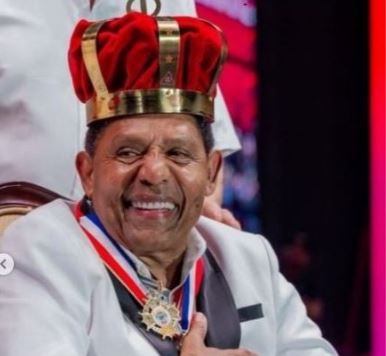 ¡El 'Pollo' Israel en su máximo esplendor! El 59.° Festival de la Leyenda Vallenata lo coronó como “Rey vitalicio”