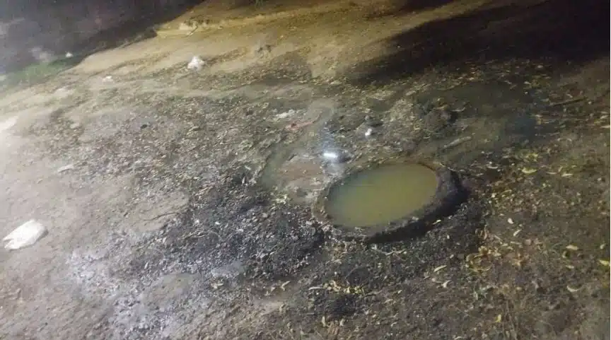 Urbanización Villas del Sur en la desidia: Aguas negras y postes eléctricos botando aceite caliente tienen en zozobra a sus habitantes