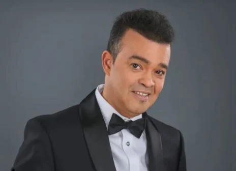 Luto en el merengue: Fallece el legendario cantante dominicano Alex Bueno tras batallar con un tumor cerebral