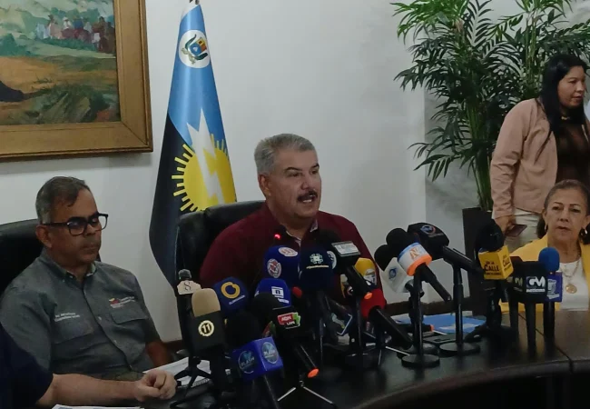 Gobernador Luis Caldera encabezó reunión de servicios públicos con el Estado Mayor para impulsar plan de contingencia ante el impacto del "Súper Niño" en el Zulia