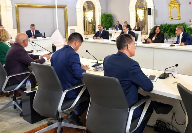 Desbloqueo de webs y revisión judicial: Los acuerdos clave del segundo ciclo de diálogo entre Gobierno y oposición