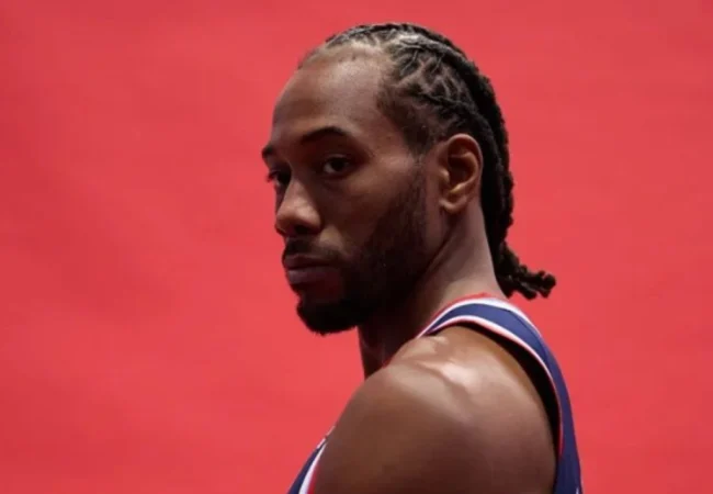 Kawhi Leonard acuerda su renovación con los Toronto Raptors hasta 2028
