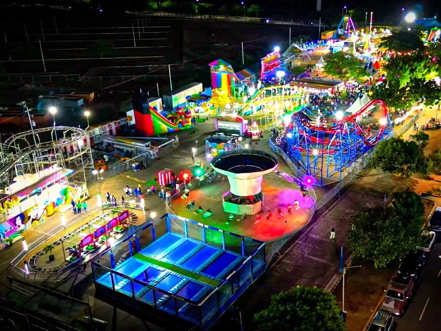 Center Park celebra 66 años de trayectoria familiar encendiendo la Feria en Maracaibo y San Francisco