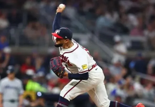 Robert Suárez volverá al bullpen de Bravos de Atlanta para la recta final y la postemporada de la MLB