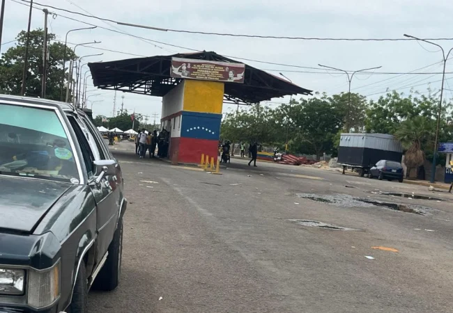 Comunidades wayuú mantienen cerrado el paso vehicular en la frontera colombo-venezolana por sexto día consecutivo