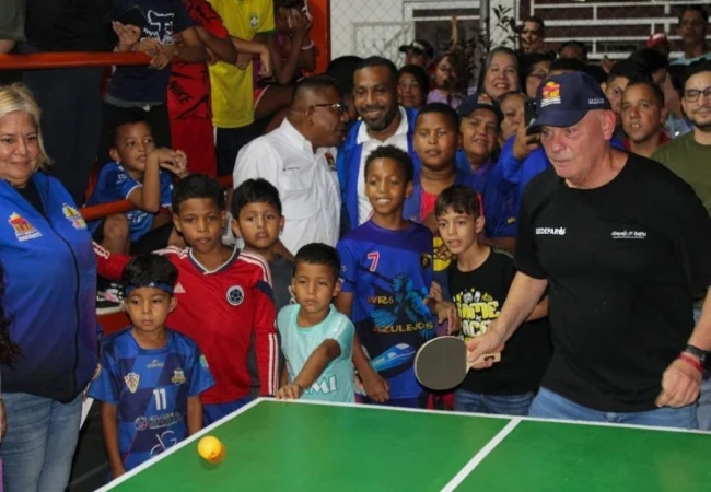 Alcaldía de Maracaibo rescató de las ruinas la cancha “Agua de Dios”: Ahora tiene hasta mesas de ping-pong
