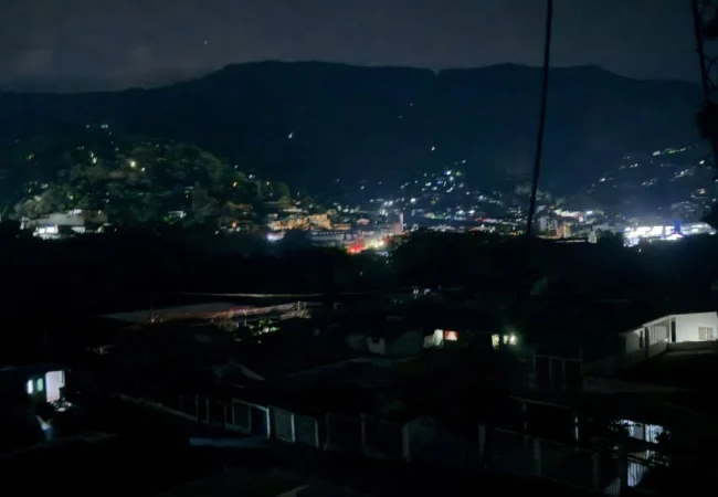 Mérida, Táchira y Trujillo sin servicio eléctrico tras falla en el sistema regional