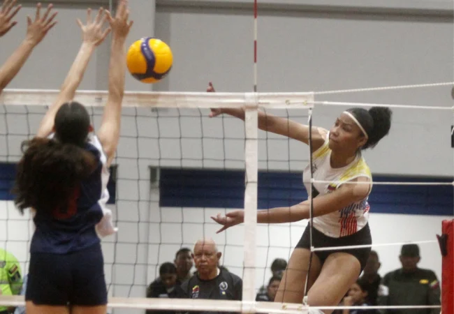 La Vinotinto U19 vence a Perú y calienta motores para el Suramericano de Voleibol Femenino 2026