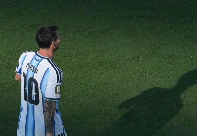 El fin de una era: Messi llegó a Argentina para disputar su último partido con la Selección