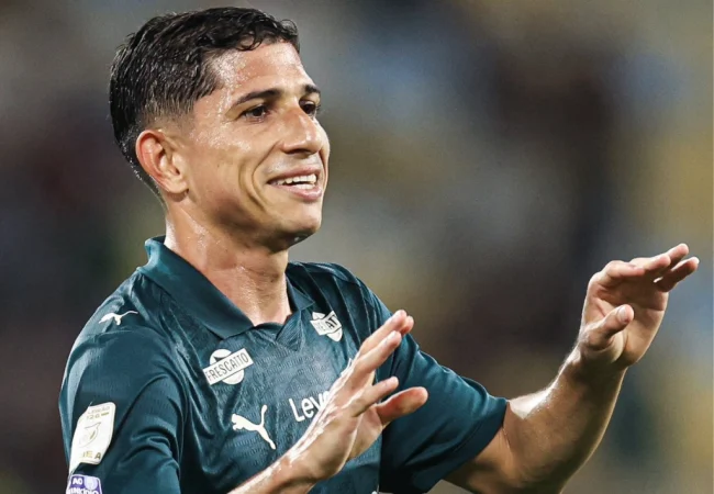 Savarino firma una noche histórica y brilla con tres goles en la goleada de Fluminense sobre Coritiba