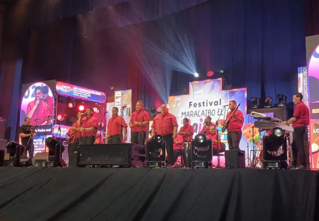 Arrancaron las eliminatorias del festival «Maracaibo Elige la Gaita del Año 2026» en el Aula Magna de la URU