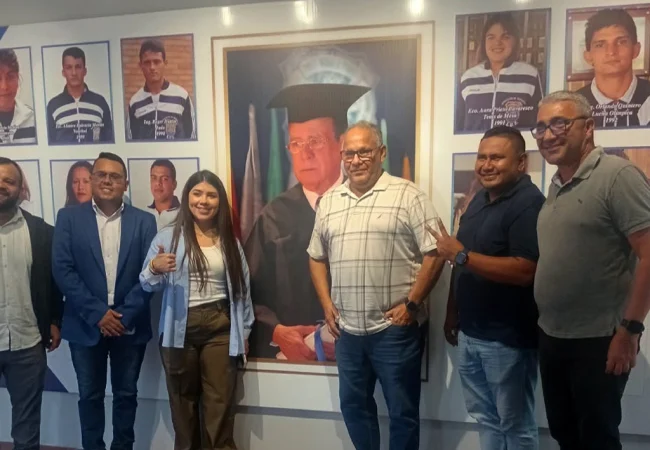 Viceministra del Vivir Bien Estudiantil visita el gimnasio "Borjas Romero" de LUZ
