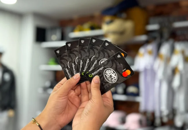 Bancamiga celebra el orgullo caraquista con su Tarjeta de Débito de los Leones del Caracas