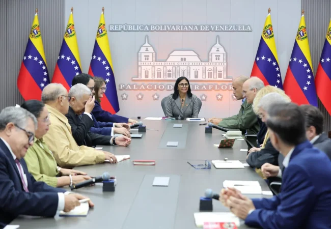 Delcy Rodríguez abordó consensos laborales en reunión con Fedecámaras, Fedeindustrias y Centrales de Trabajadores