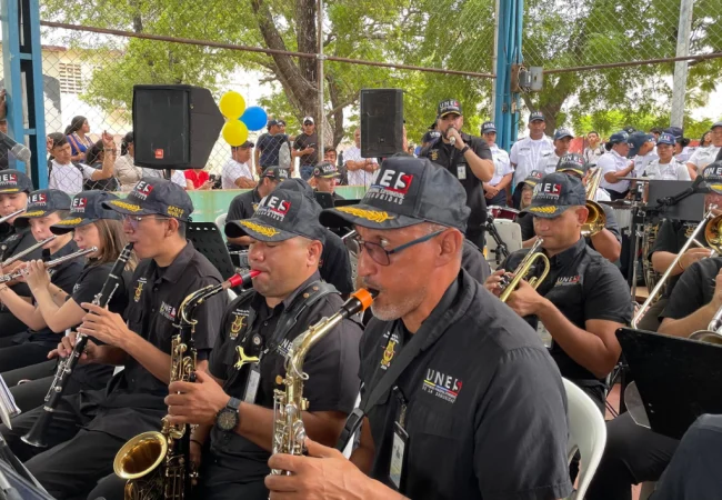Secretaría de Cultura y la Uptma evalúan competencias musicales de integrantes de bandas de paz y marciales