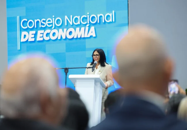 Delcy Rodríguez aseguró que ya Venezuela puede acceder a repuestos y tecnología que permitan recuperar SEN