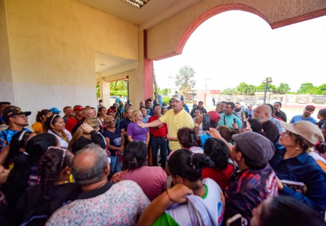 Gobernador Luis Caldera inicia trabajos de rehabilitación integral en la Clínica Popular II "Plateja" de Maracaibo
