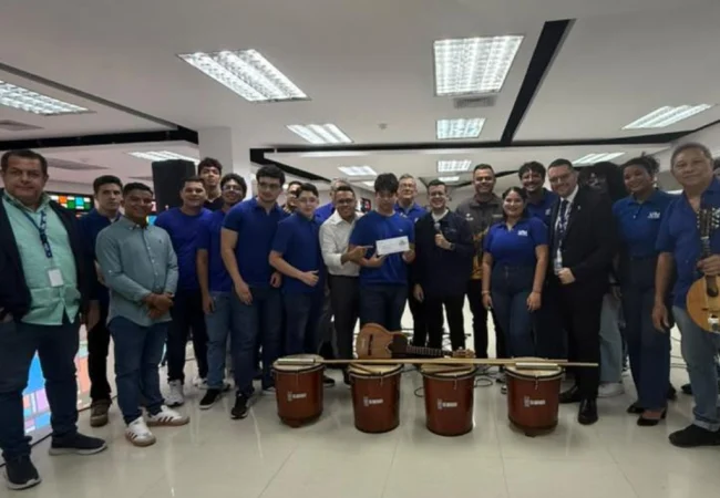 Escuelas y universidades recibieron instrumentos profesionales de la Fundación Gaiteros de Corazón