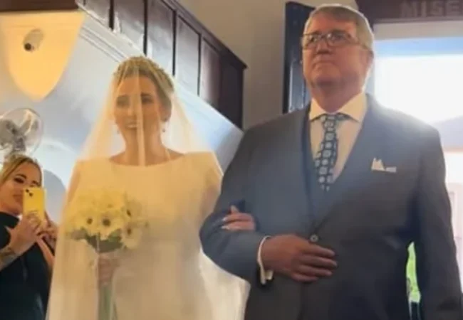 Al ritmo de Silvestre Dangond: Novia canta «Cásate conmigo» en su camino al altar y se vuelve viral