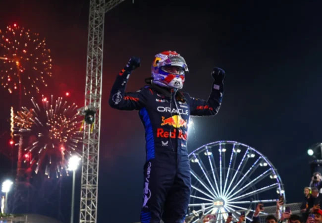 Max Verstappen se impone en un caótico Gran Premio de Baréin marcado por la lluvia