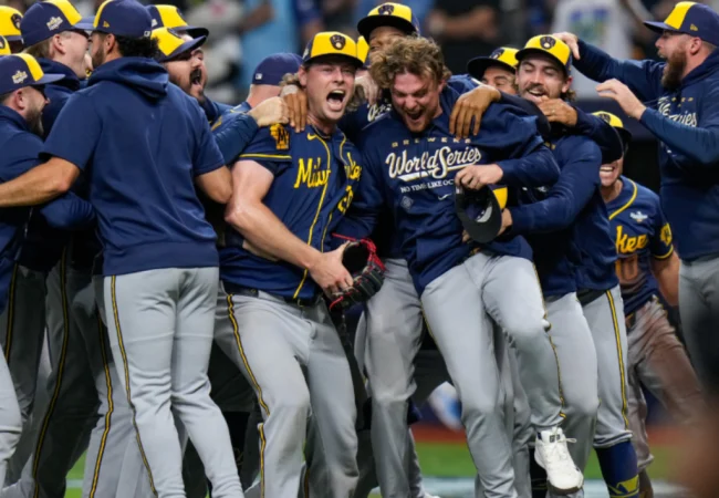 Cerveceros de Milwaukee se coronan por primera vez en la Serie Mundial con clave aporte venezolano