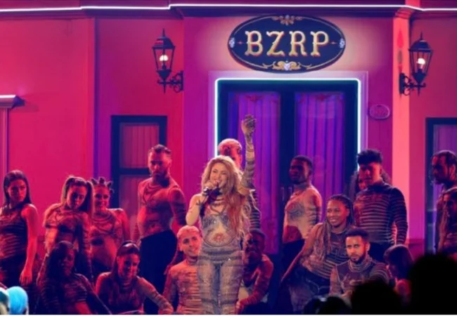 Bizarrap se une a Maluma, Beéle y Dani Martín en el último concierto de Shakira en Madrid