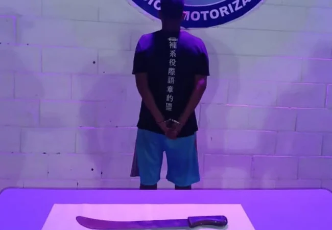 Aprehendido un hombre por intentar agredir a su hermano con un machete en el barrio 2 de Febrero